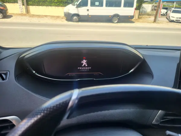 Peugeot 5008 1.5 BlueHDi GT EAT8 11