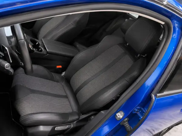 Peugeot 3008 1.2 PureTech Allure 6