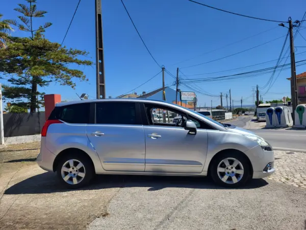 Peugeot 5008 1.6 HDi 7L Allure 2-Tronic 8