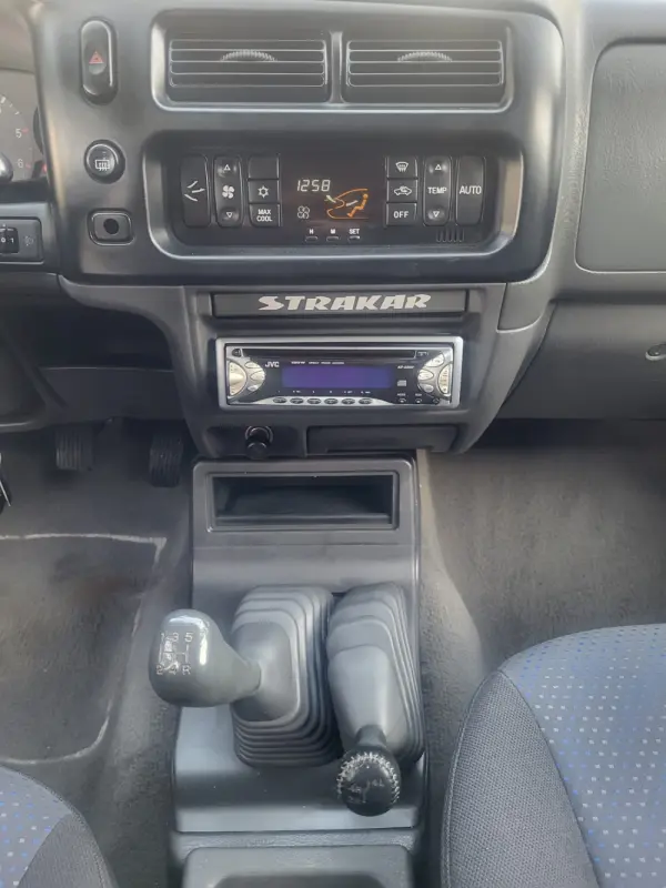 Mitsubishi L200 Strakar 2.5 TD CD 14