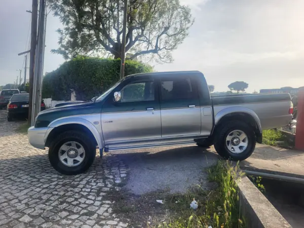 Mitsubishi L200 Strakar 2.5 TD CD 4