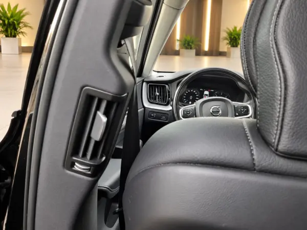 Volvo XC 60 2.0 D3 Momentum Pro 13