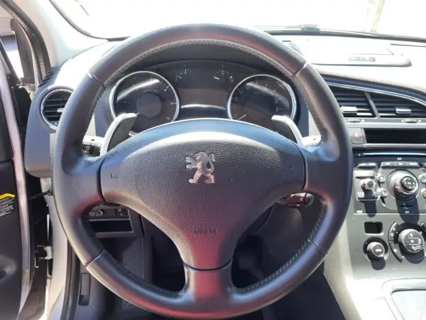 Peugeot 5008 1.6 HDi 7L Allure 2-Tronic 14
