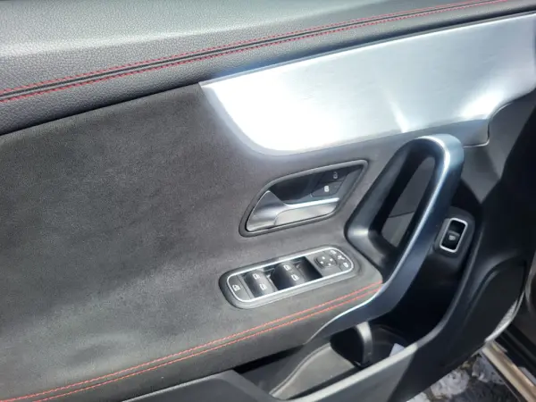 Mercedes-Benz CLA 180 CLA 180d AMG Line 9