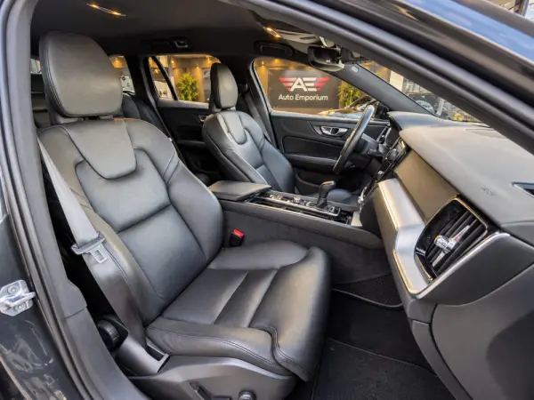 Volvo V60 2.0 D3 Momentum Pro 8