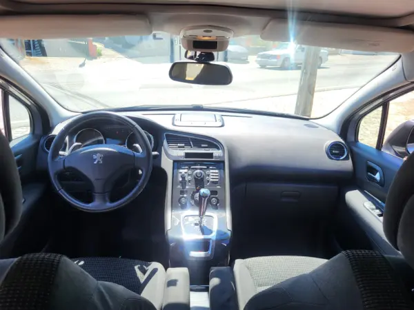 Peugeot 5008 1.6 HDi 7L Allure 2-Tronic 13
