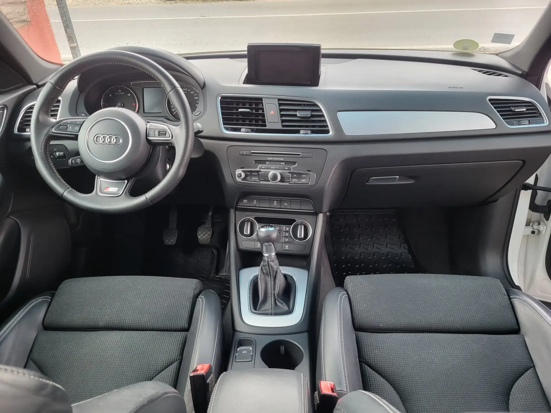 Audi Q3 2.0 TDI S-line 11