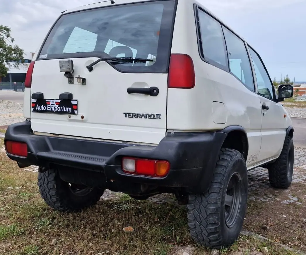 Nissan Terrano II 2.7 9