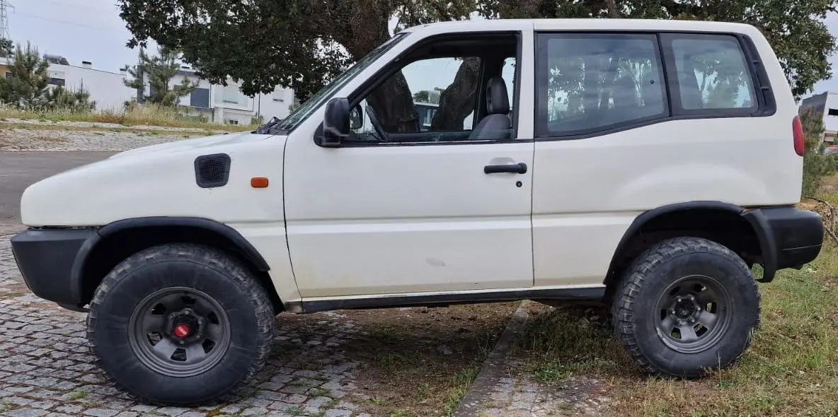 Nissan Terrano II 2.7 12