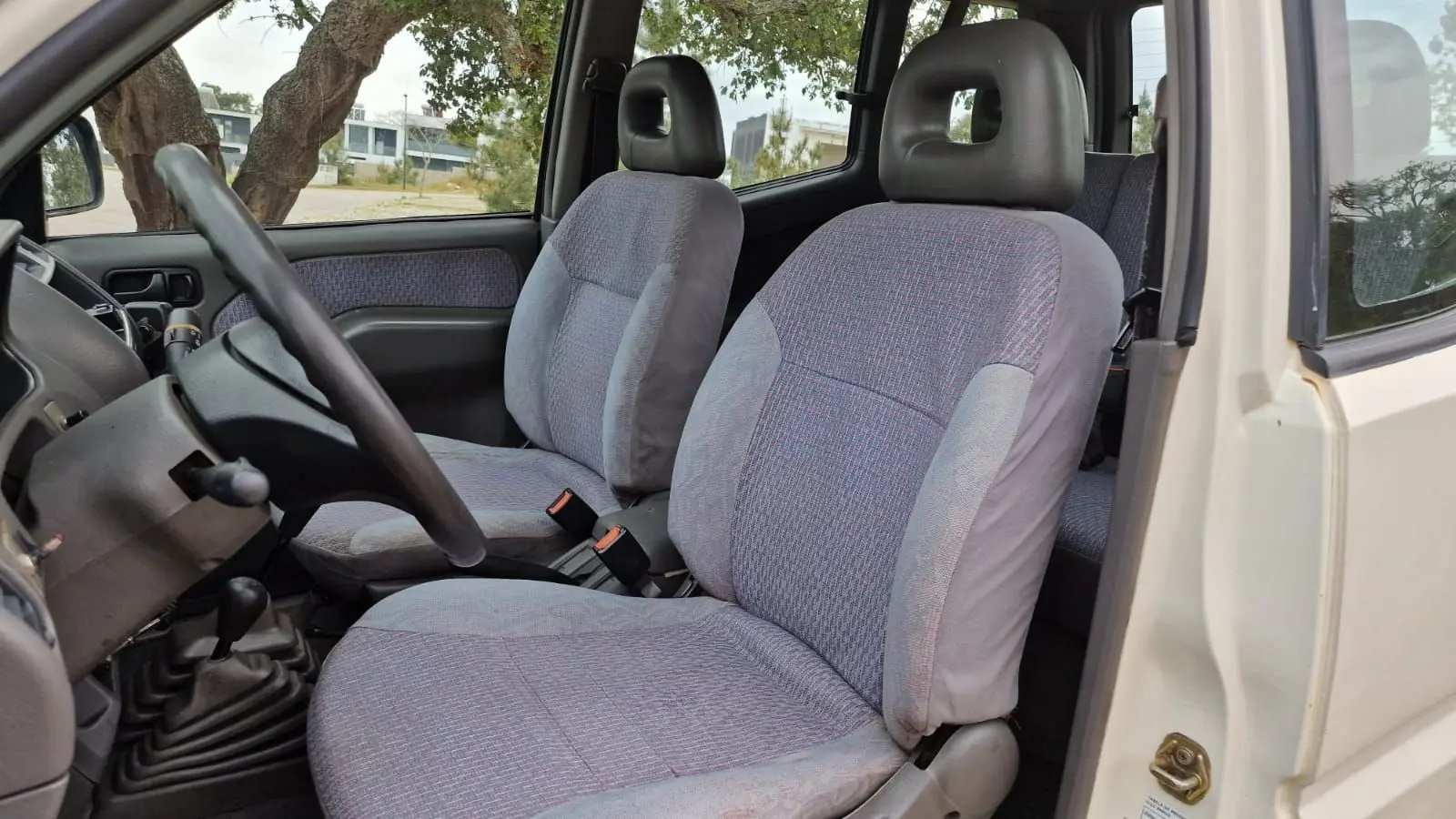 Nissan Terrano II 2.7 16