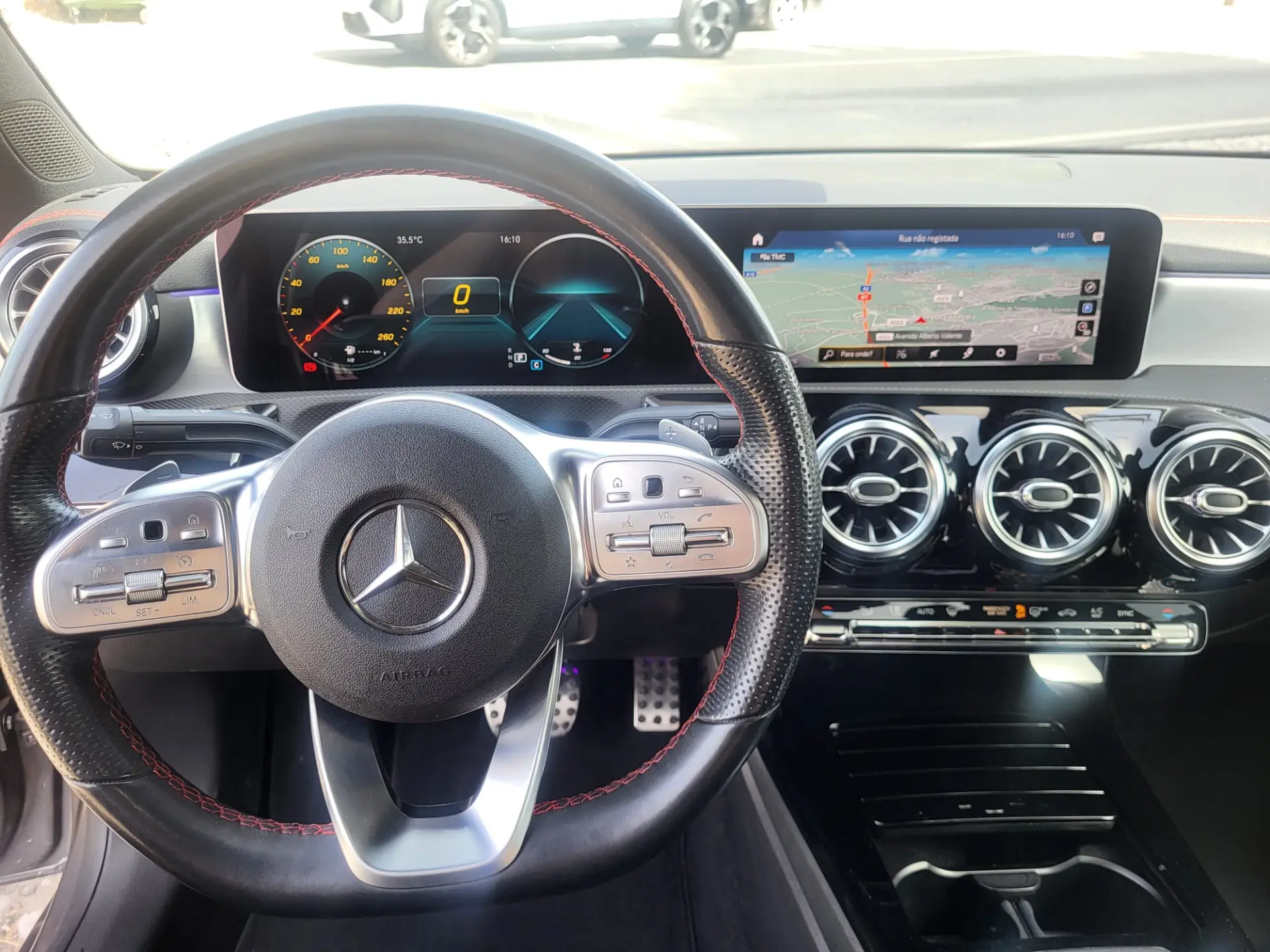 Mercedes-Benz CLA 180 CLA 180d AMG Line 11