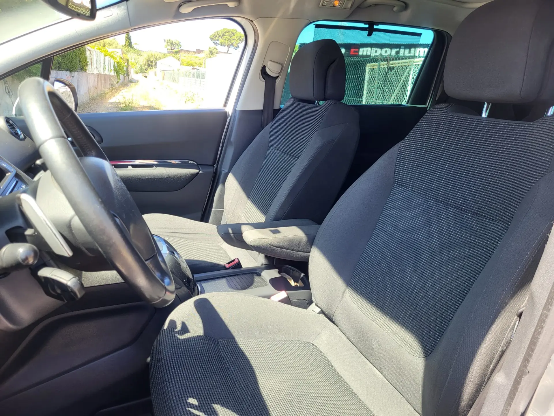 Peugeot 5008 1.6 HDi 7L Allure 2-Tronic 9