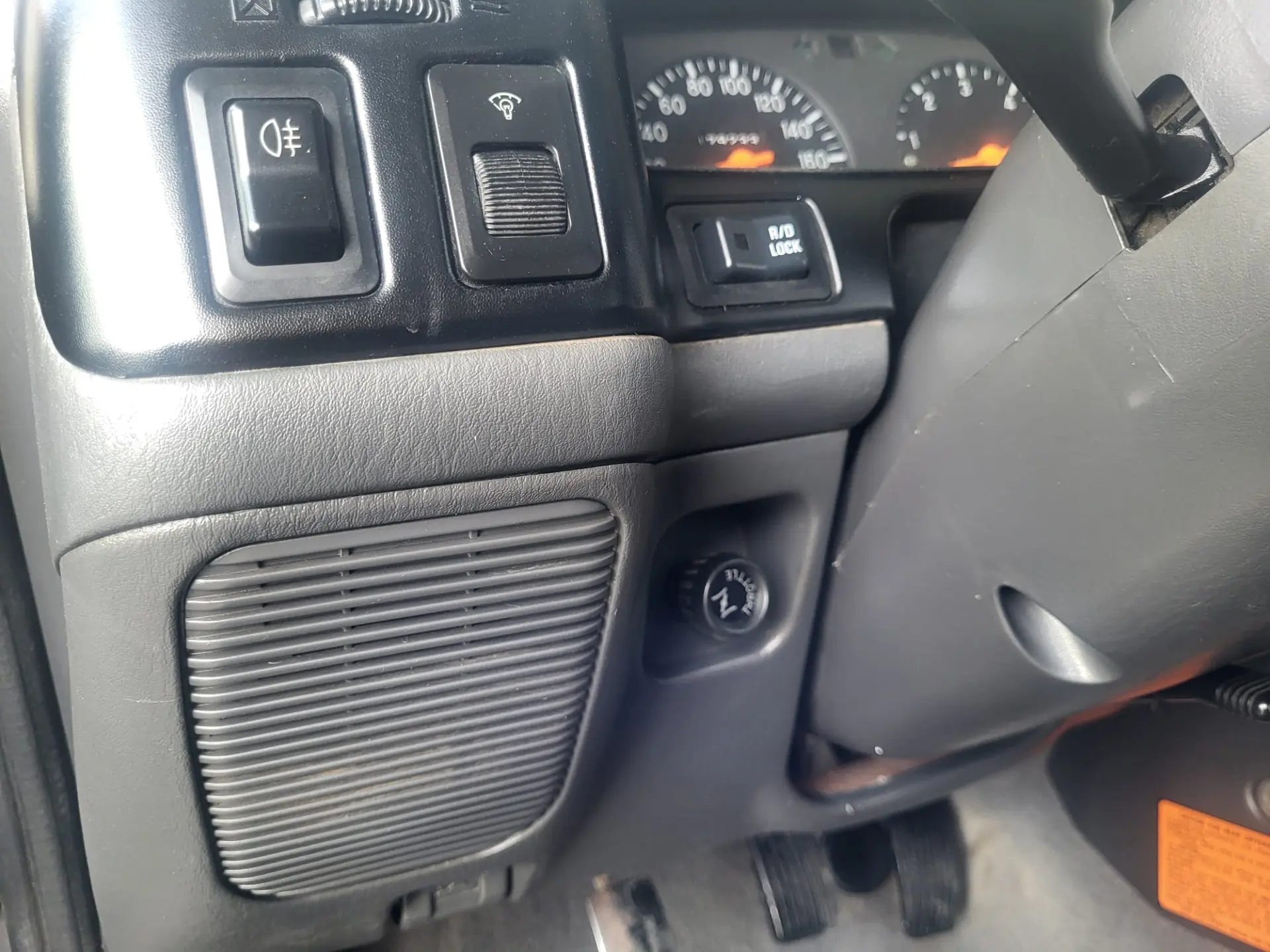 Mitsubishi L200 Strakar 2.5 TD CD 13