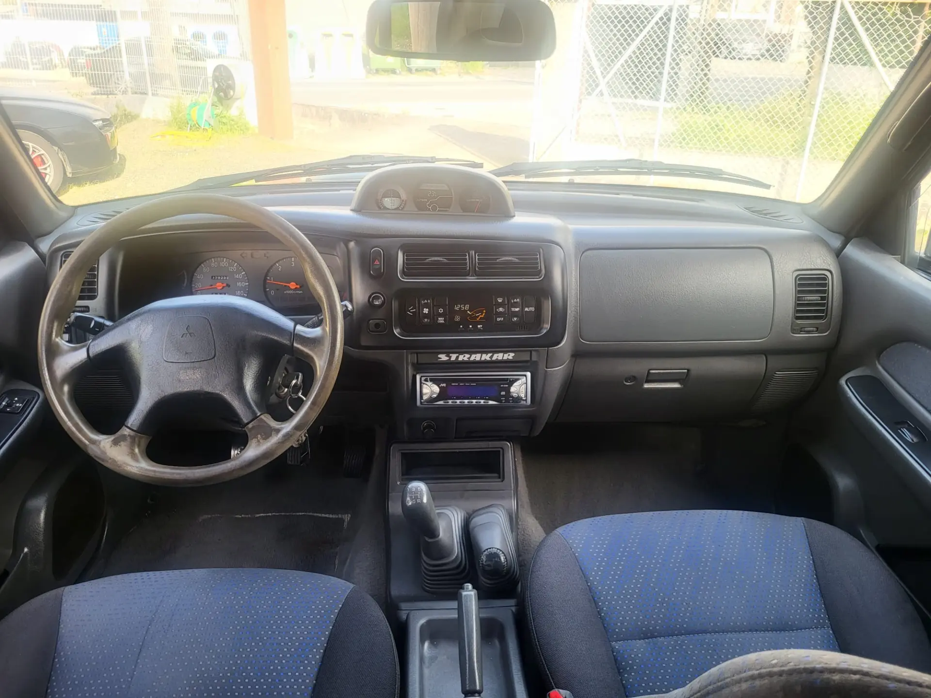 Mitsubishi L200 Strakar 2.5 TD CD 11
