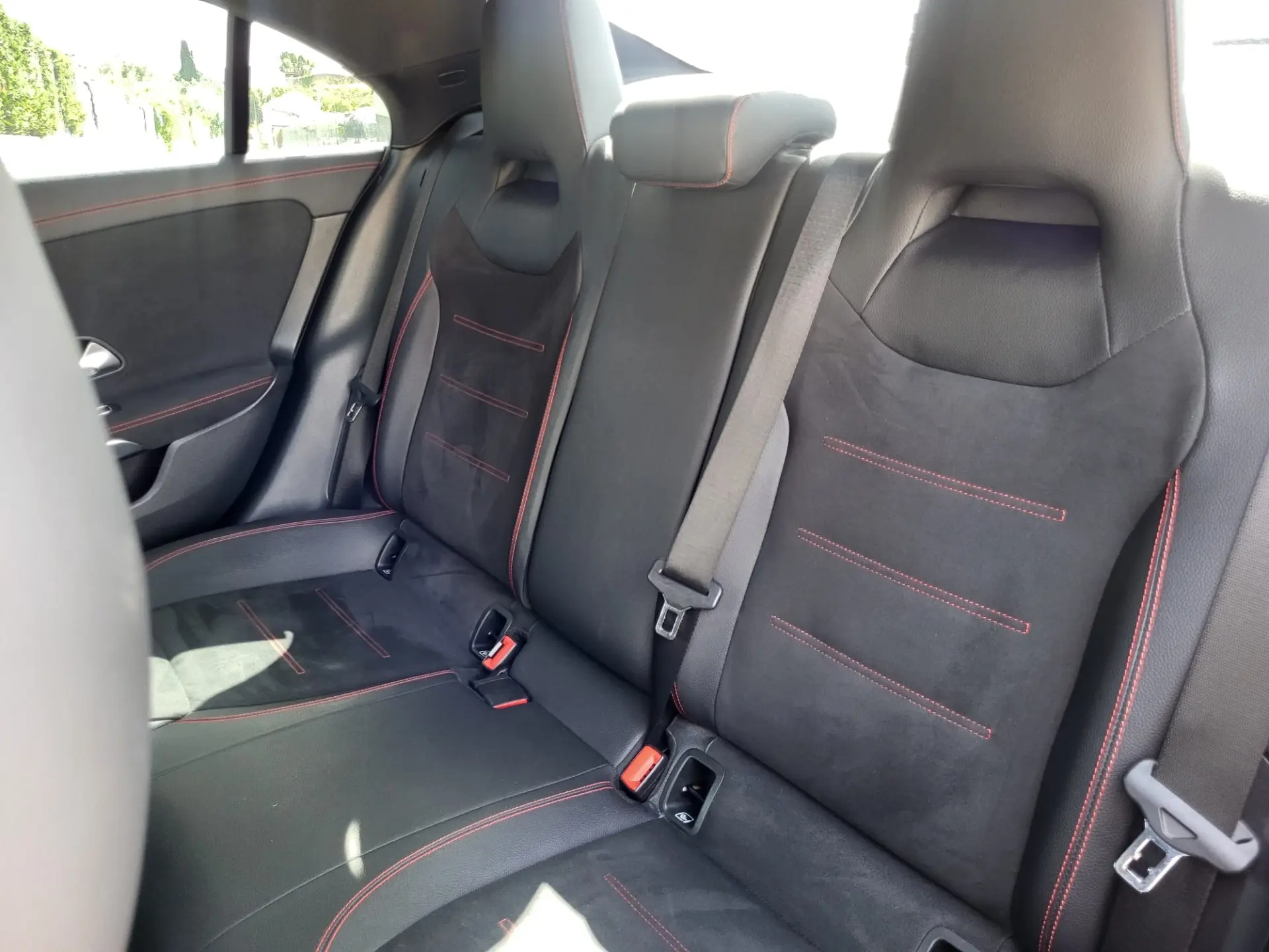Mercedes-Benz CLA 180 CLA 180d AMG Line 10
