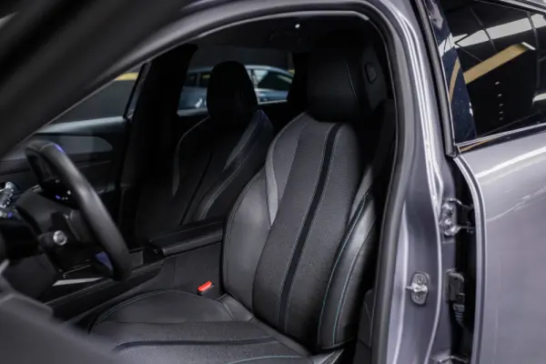 Peugeot 308 SW 1.6 Hybrid Allure Pack e-EAT8 37