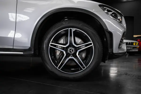 Mercedes-Benz GLC 300 e 4Matic 9G-TRONIC AMG Line 5