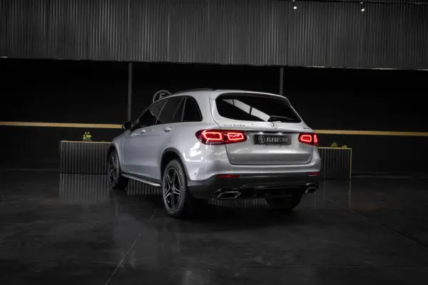Mercedes-Benz GLC 300 e 4Matic 9G-TRONIC AMG Line 7