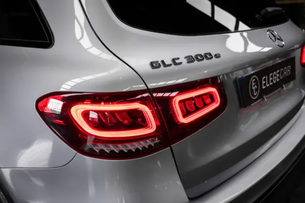 Mercedes-Benz GLC 300 e 4Matic 9G-TRONIC AMG Line 8