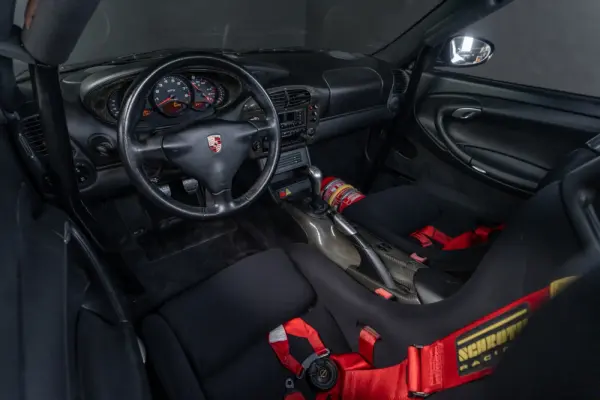 Porsche 911 (996) GT3 12