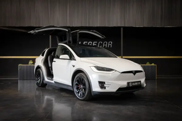 Tesla Model X Long Range 4