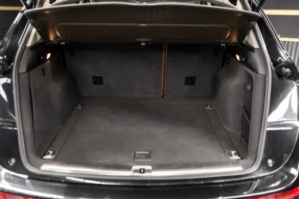 Audi Q5 2.0 TDI Exclusive 8