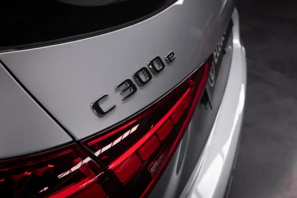 Mercedes-Benz C 300 e 9G-TRONIC Avantgarde Advanced 8