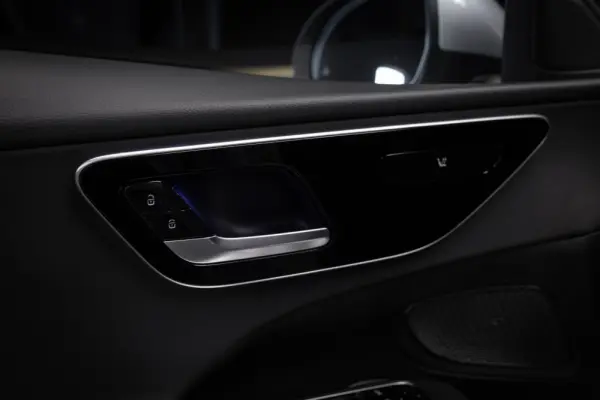Mercedes-Benz C 300 e 9G-TRONIC Avantgarde Advanced 23