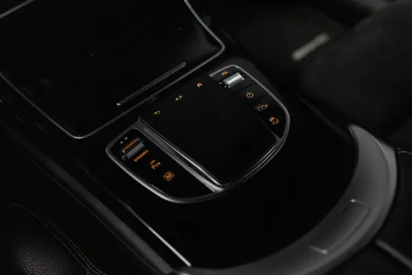 Mercedes-Benz GLC 300 e Coupe 4Matic 9G-TRONIC AMG Line 24