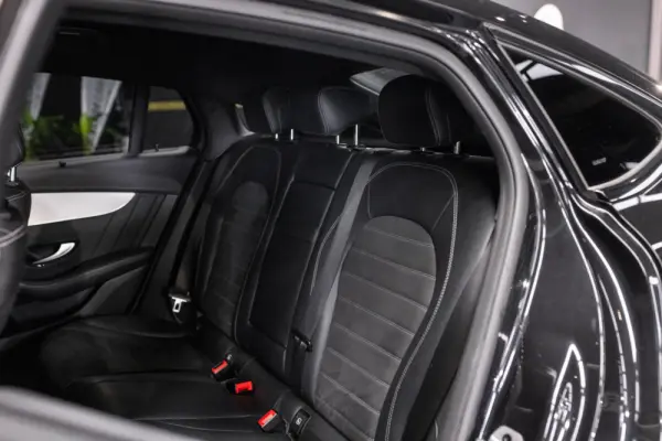 Mercedes-Benz GLC 300 e Coupe 4Matic 9G-TRONIC AMG Line 36