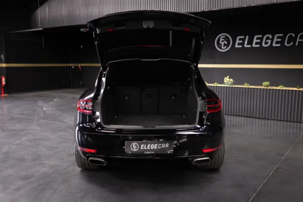 Porsche Macan PDK 9