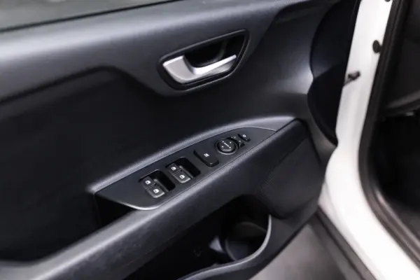 Kia Stonic 1.0 T-GDi Tech 19