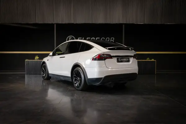 Tesla Model X Long Range 7