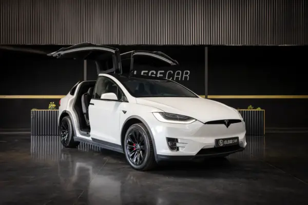 Tesla Model X Long Range 4