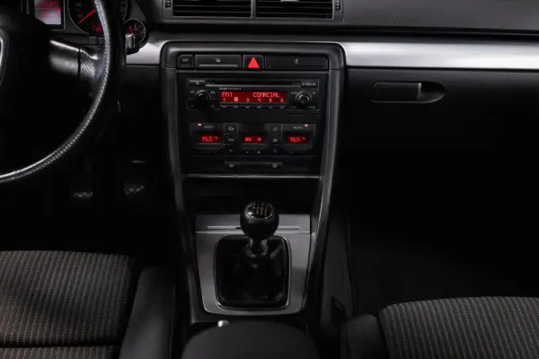 Audi A4 Avant 2.0 TDI S-line 16