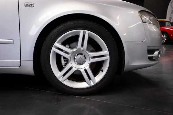 Audi A4 Avant 2.0 TDI S-line 3