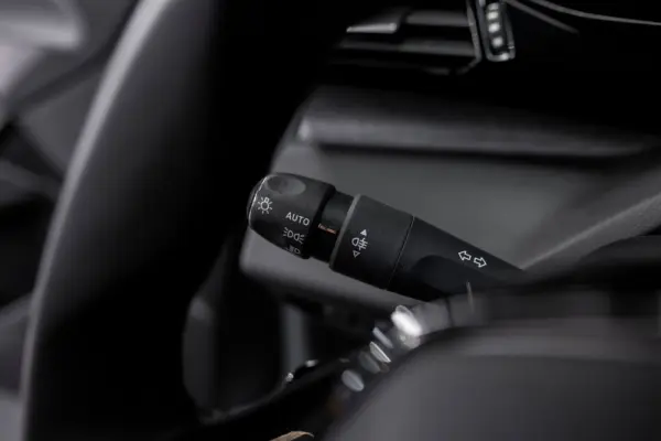 Peugeot 308 SW 1.6 Hybrid Allure Pack e-EAT8 17