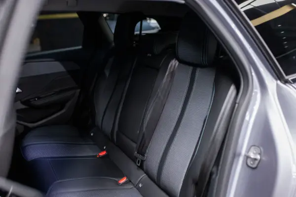 Peugeot 308 SW 1.6 Hybrid Allure Pack e-EAT8 38