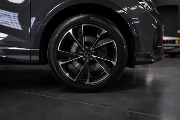 Audi Q3 Sportback 45 TFSIe S tronic 3