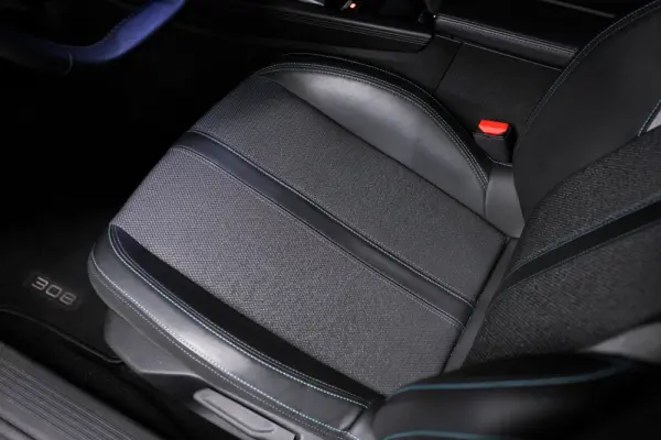 Peugeot 308 SW 1.6 Hybrid Allure Pack e-EAT8 39
