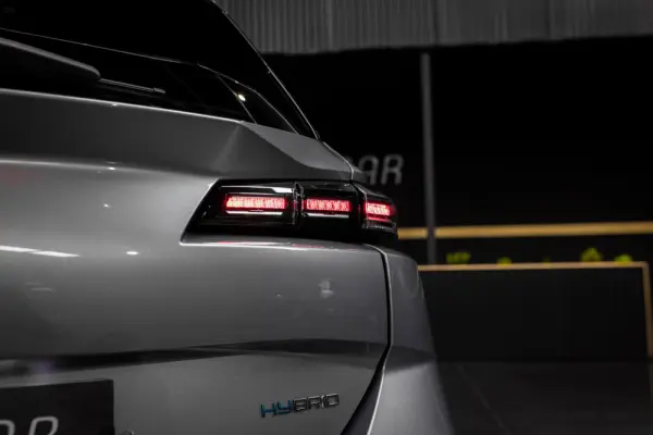 Peugeot 308 SW 1.6 Hybrid Allure Pack e-EAT8 9