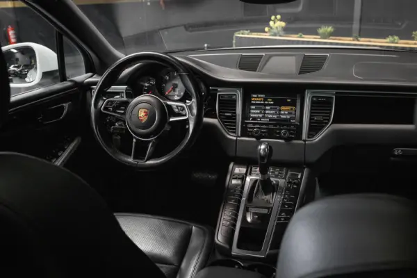 Porsche Macan S PDK 13
