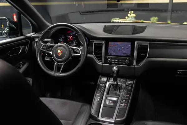 Porsche Macan PDK 12