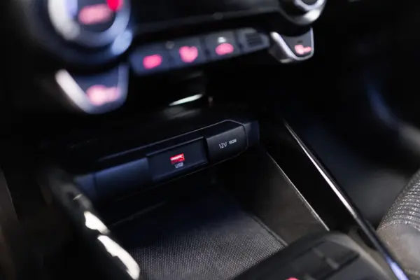Kia Stonic 1.0 T-GDi Tech 27