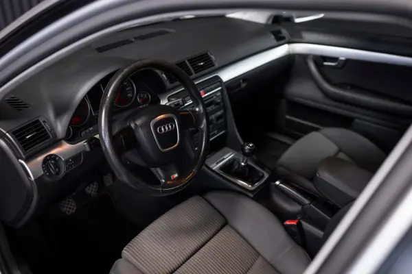 Audi A4 Avant 2.0 TDI S-line 10