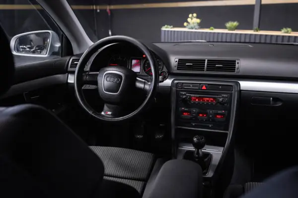 Audi A4 Avant 2.0 TDI S-line 11