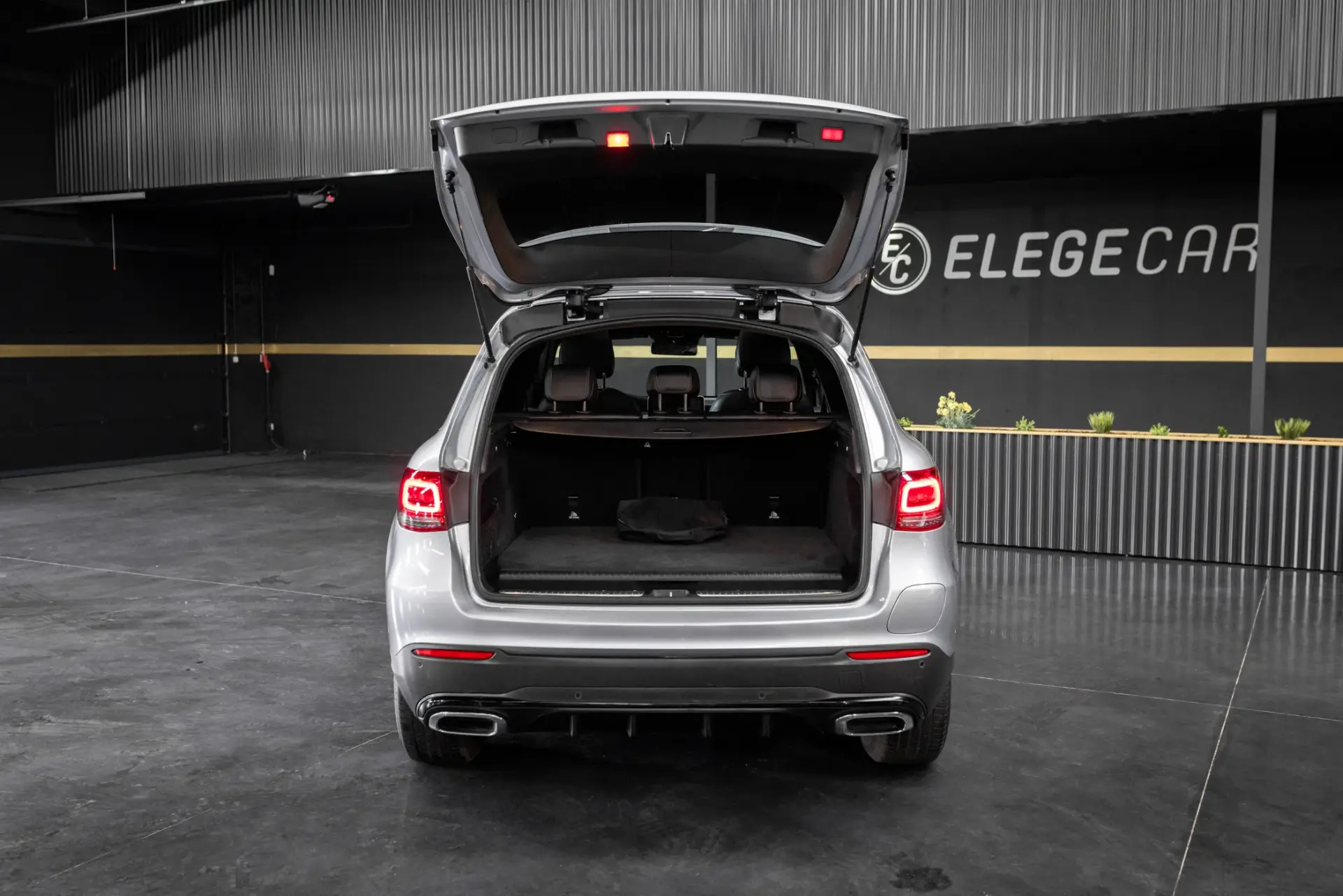 Mercedes-Benz GLC 300 e 4Matic 9G-TRONIC AMG Line 9