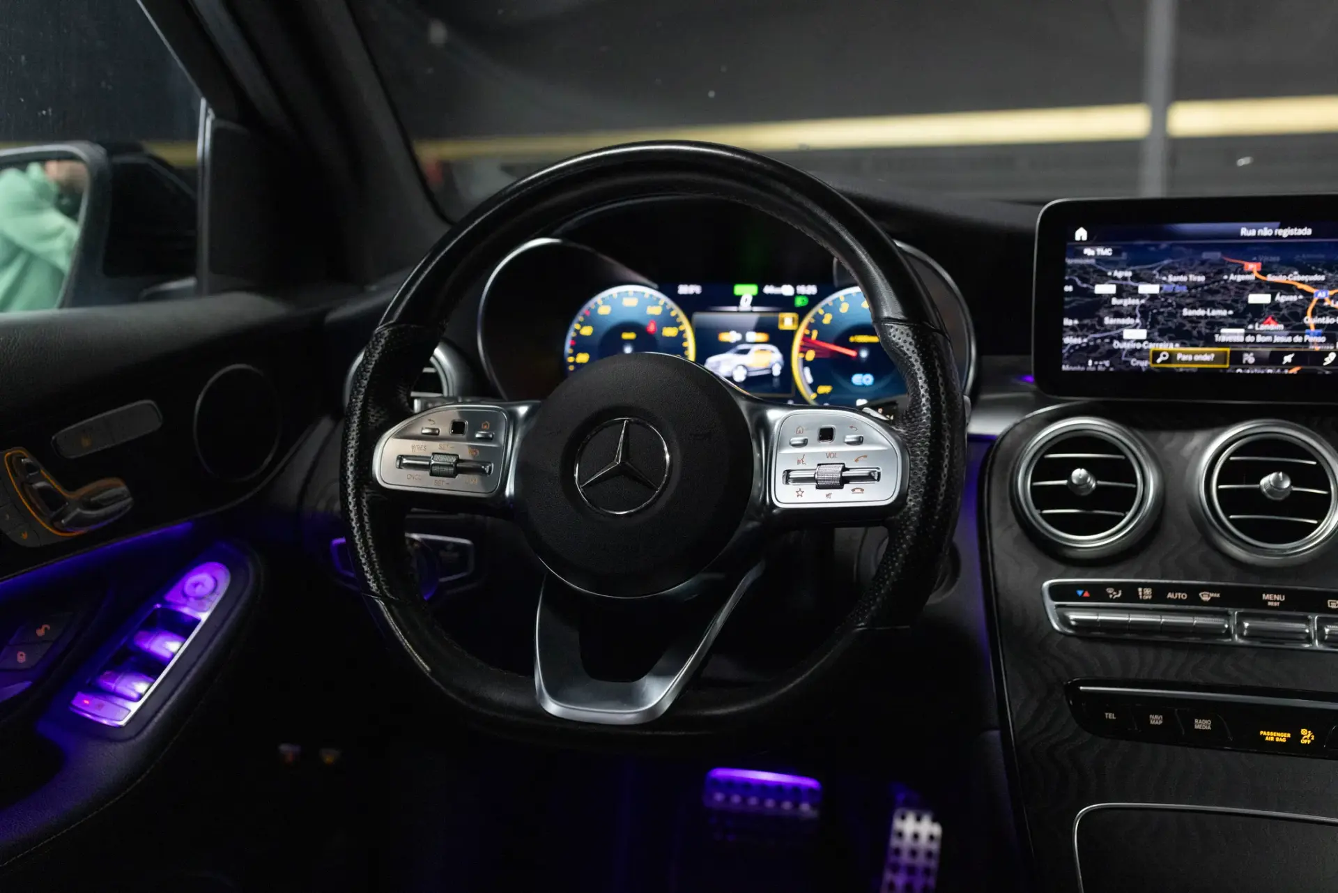 Mercedes-Benz GLC 300 e 4Matic 9G-TRONIC AMG Line 13