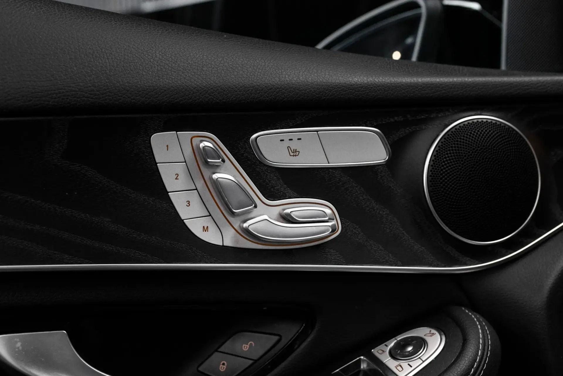 Mercedes-Benz GLC 300 e 4Matic 9G-TRONIC AMG Line 20