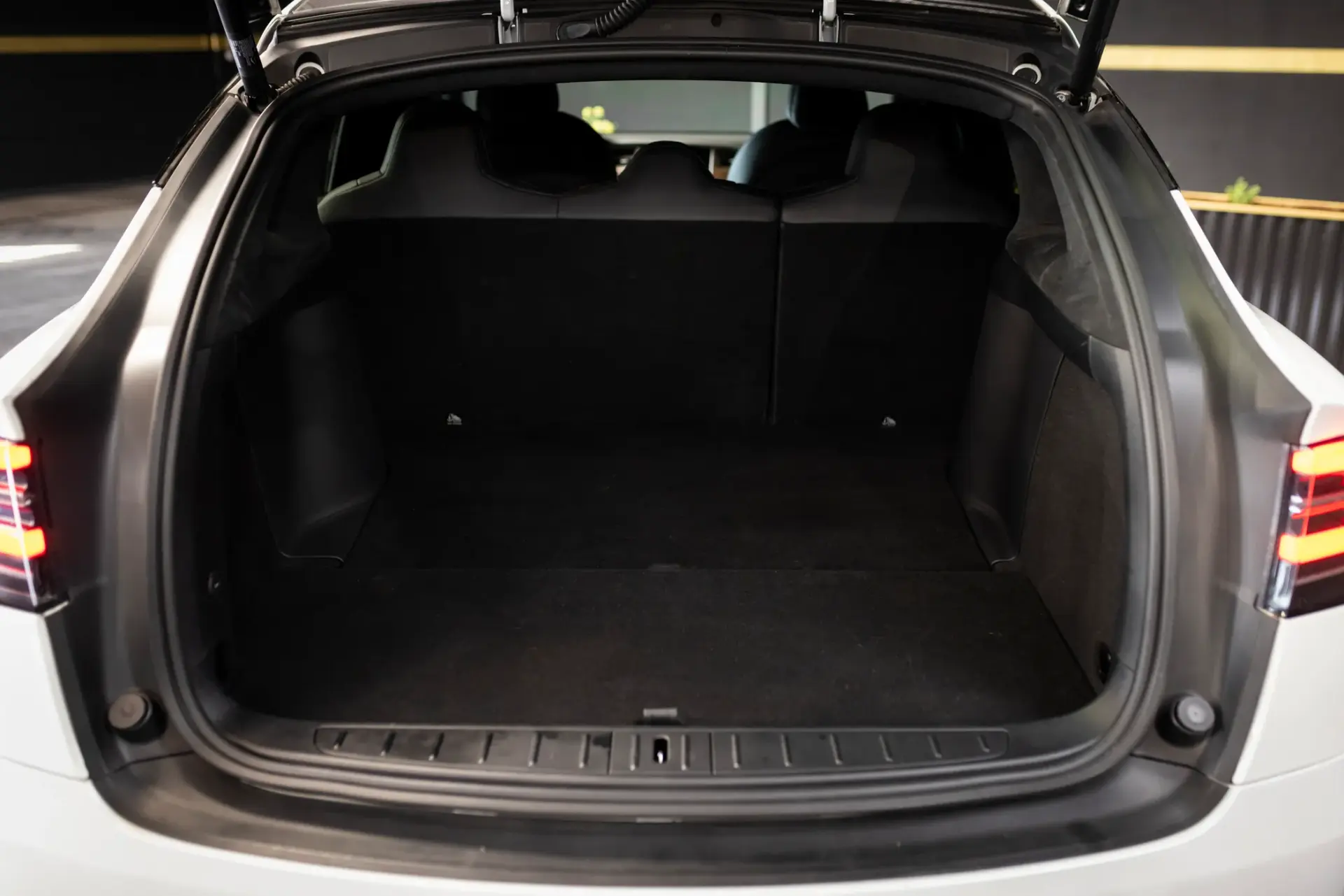 Tesla Model X Long Range 13